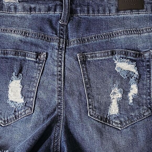 🦋 Celebrity Pink Blue Denim Distressed Jeans Shorts size 7 Jr NWOT! - Picture 6 of 9